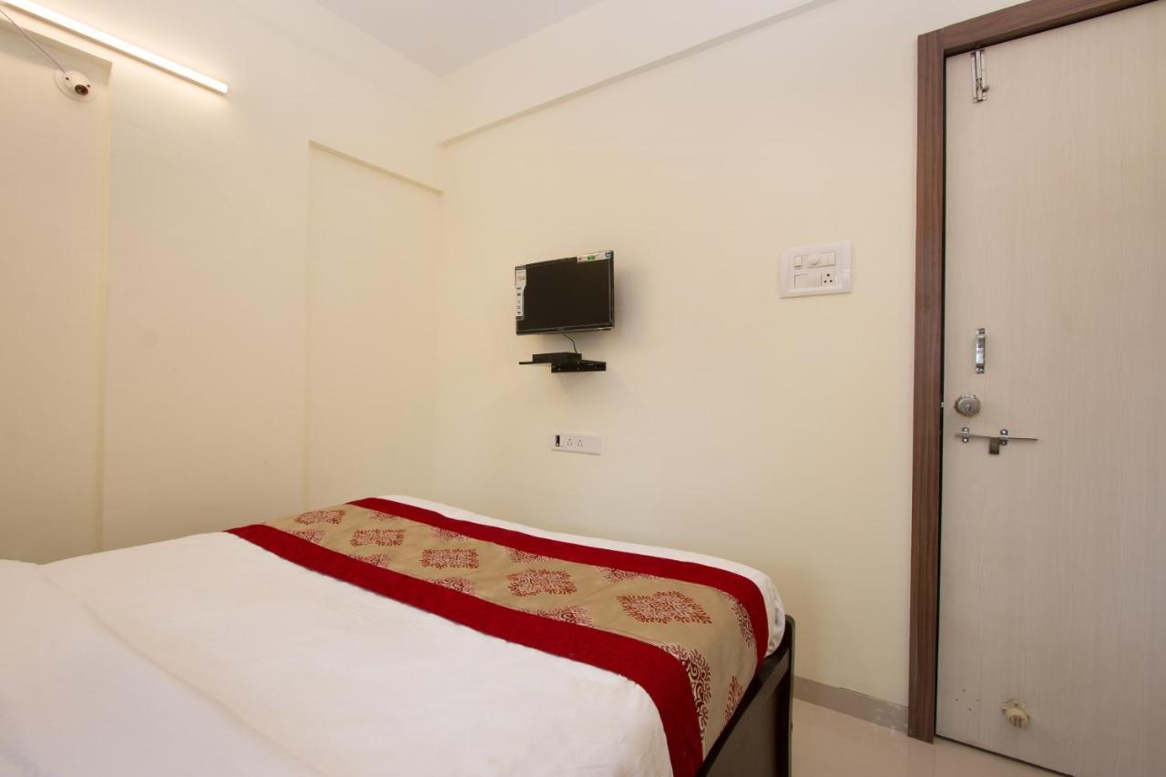 Oyo 9052 Leisurely Abode Ξενοδοχείο Khadki Εξωτερικό φωτογραφία